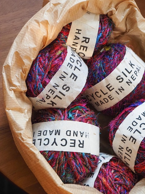 Próbki nici i haftów